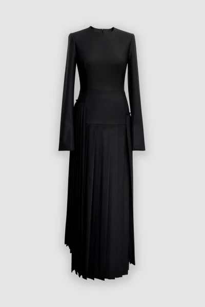 Asimetriska vilnas kleita ar pazeminātu vidukli