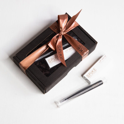 Spike pincete + lūpu balzama dāvanu komplekts