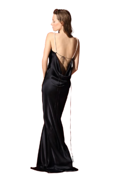 Sabine drapēta gara kleita ar atvērtu muguru un dabīgo pērļu lencītēm