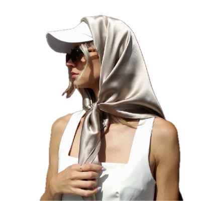 "Cherry Martini" zīda šalle 90 × 90 cm